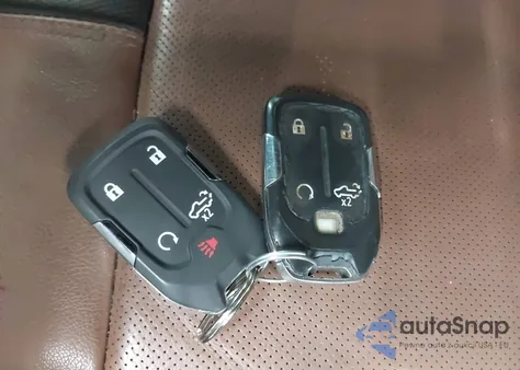 2019 Chevrolet Silverado 1500 High Country z USA, uszkodzony, nr VIN 3GCUYHEL8KG126228